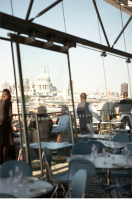 Restaurant overlooking London